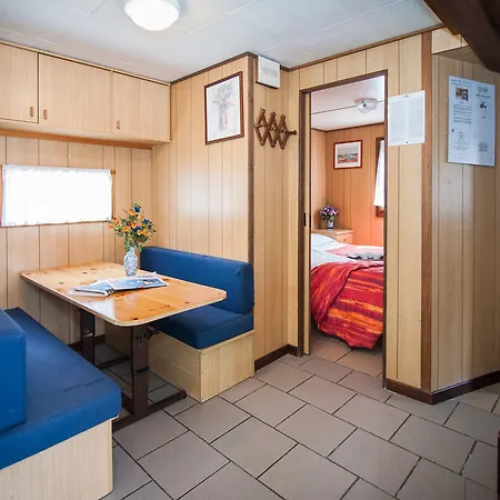 维拉吉奥塞维诺旅游营地