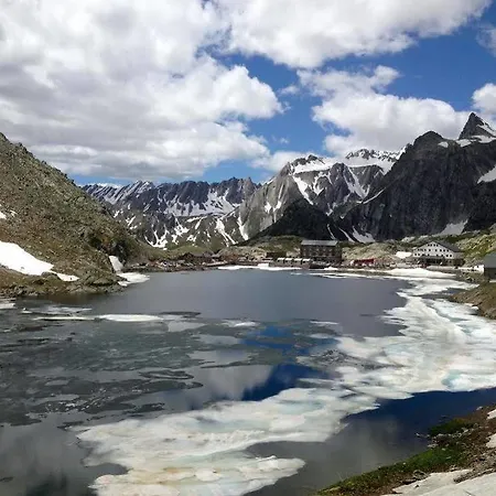 维拉吉奥塞维诺旅游营地 假日公园
